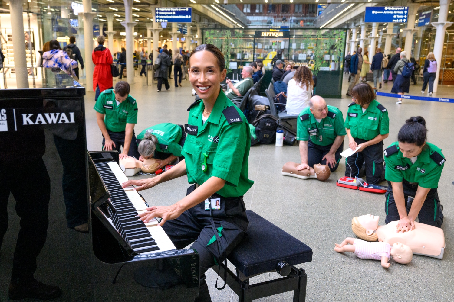 Myleene Klass-St Pancras-piano.JPG