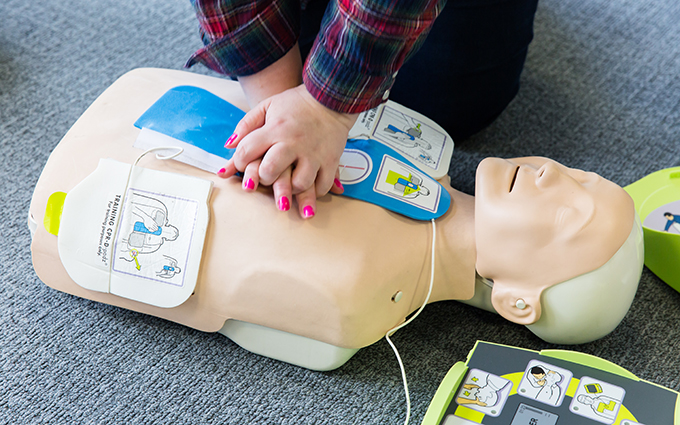 defibrillator-training.jpg